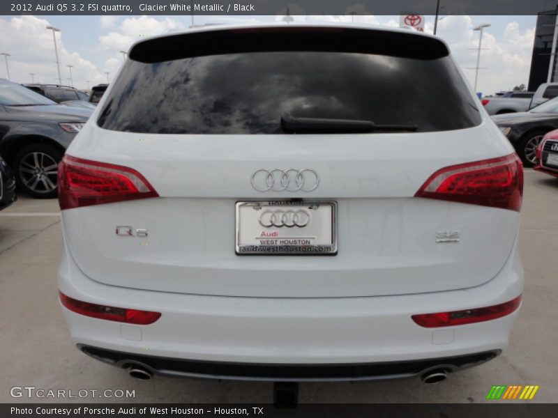 Glacier White Metallic / Black 2012 Audi Q5 3.2 FSI quattro