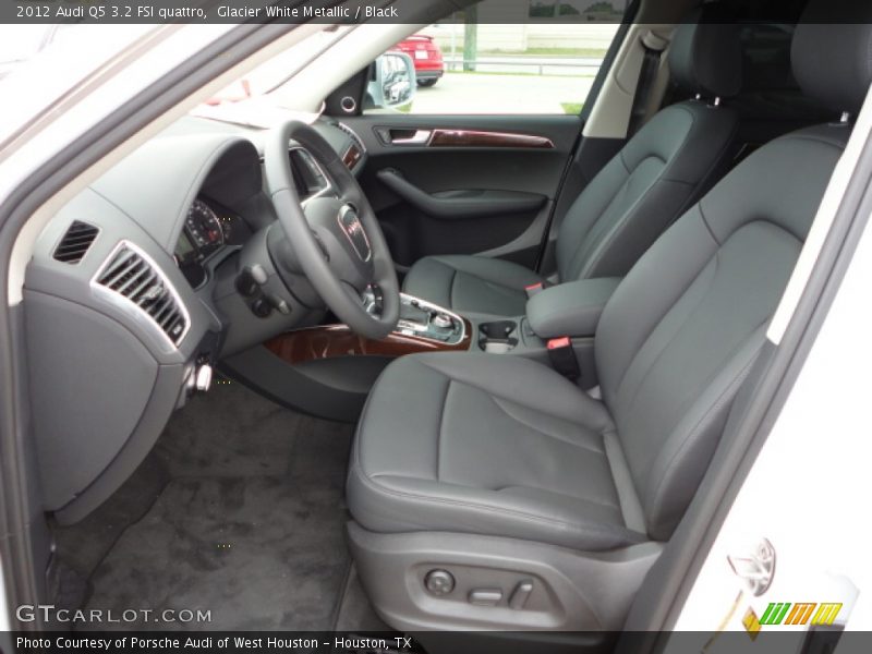 Front Seat of 2012 Q5 3.2 FSI quattro