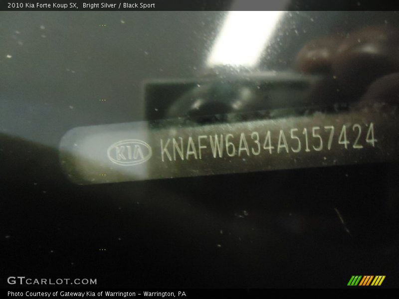 Bright Silver / Black Sport 2010 Kia Forte Koup SX