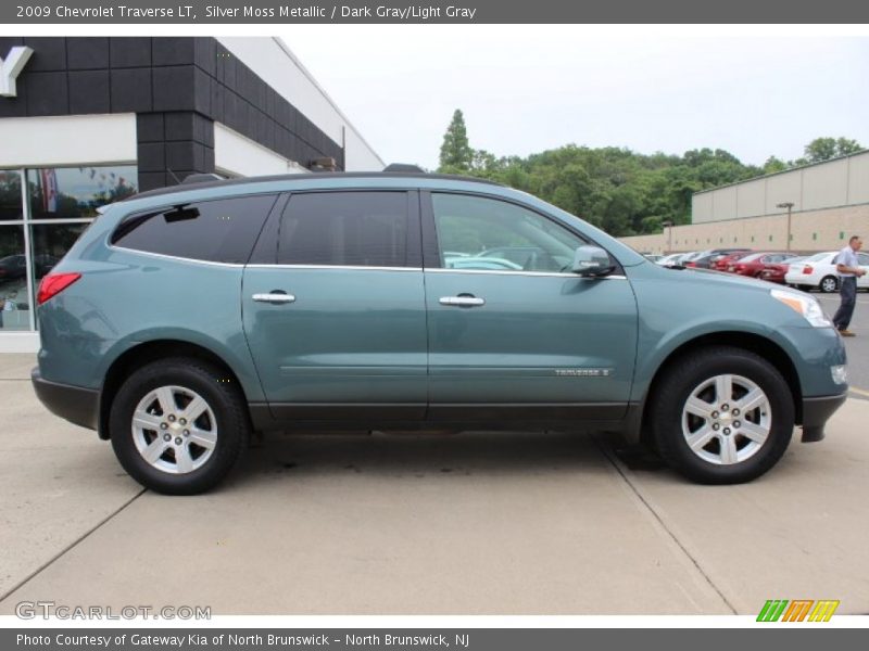 Silver Moss Metallic / Dark Gray/Light Gray 2009 Chevrolet Traverse LT