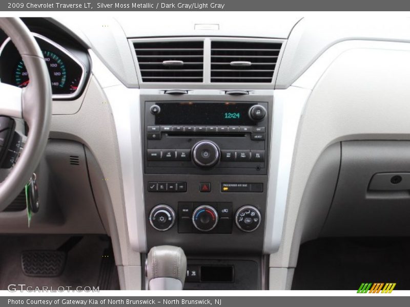 Silver Moss Metallic / Dark Gray/Light Gray 2009 Chevrolet Traverse LT