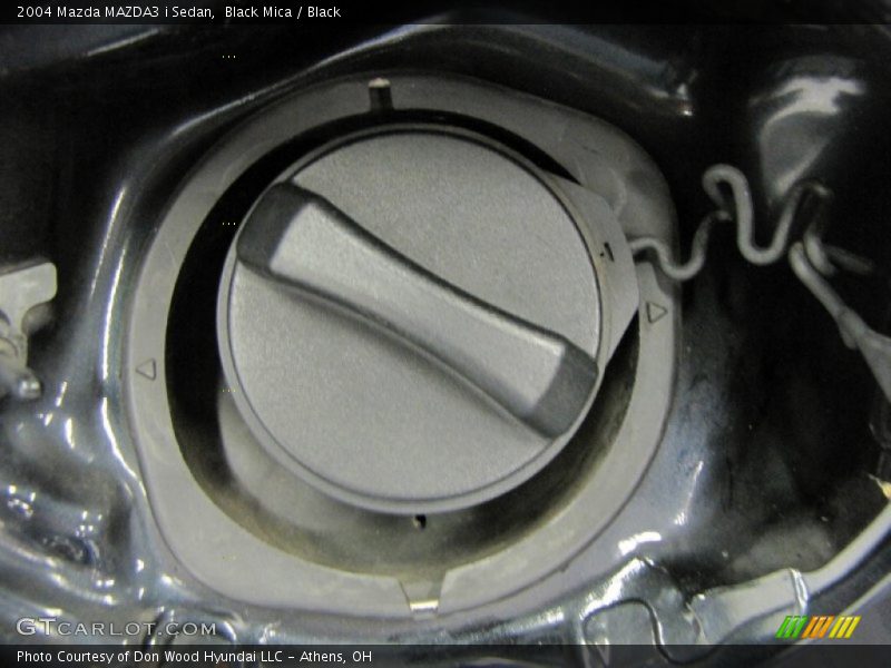 Black Mica / Black 2004 Mazda MAZDA3 i Sedan