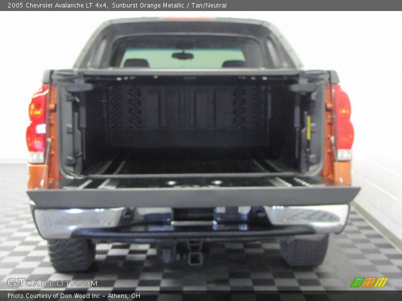Sunburst Orange Metallic / Tan/Neutral 2005 Chevrolet Avalanche LT 4x4