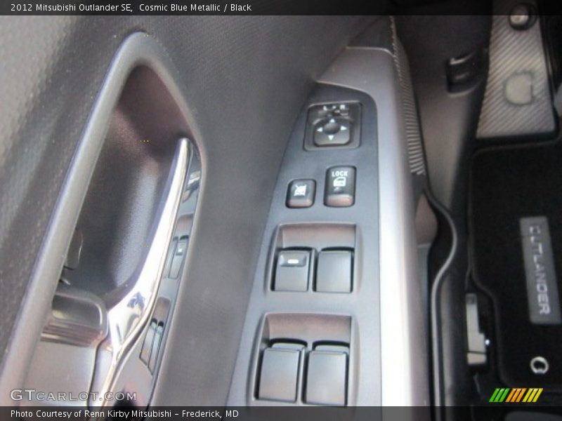 Cosmic Blue Metallic / Black 2012 Mitsubishi Outlander SE