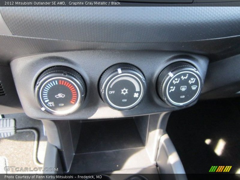 Graphite Gray Metallic / Black 2012 Mitsubishi Outlander SE AWD