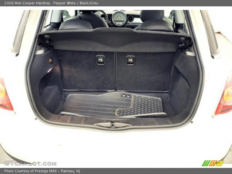 Pepper White / Black/Grey 2009 Mini Cooper Hardtop