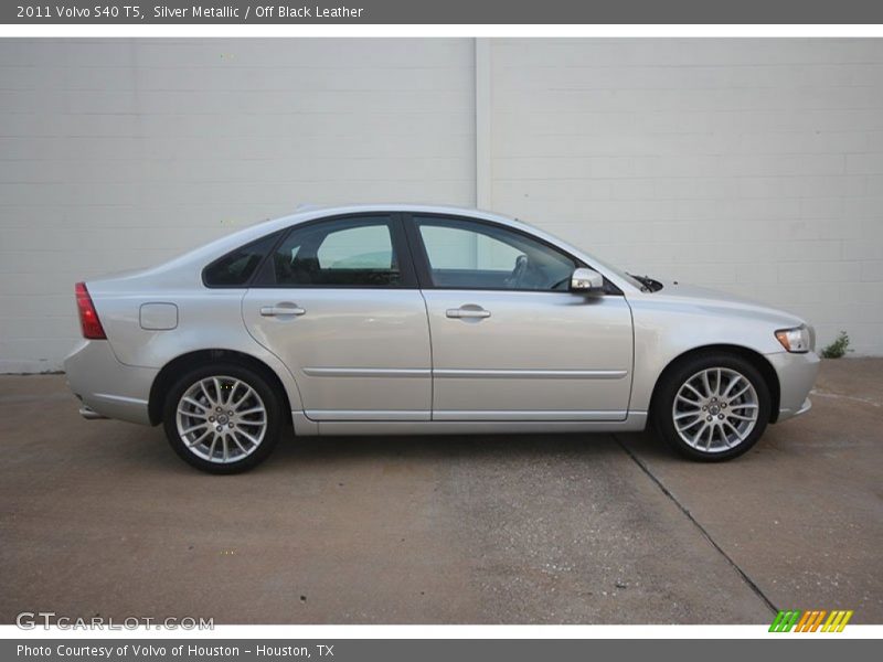 Silver Metallic / Off Black Leather 2011 Volvo S40 T5