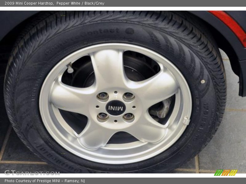 Pepper White / Black/Grey 2009 Mini Cooper Hardtop