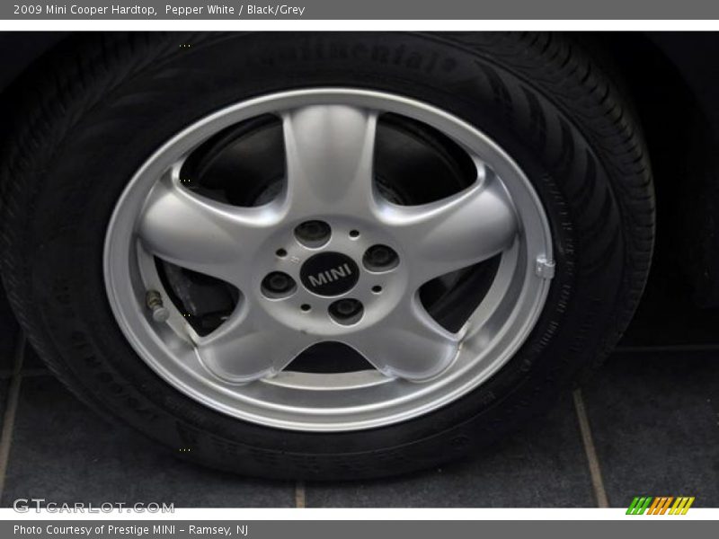 Pepper White / Black/Grey 2009 Mini Cooper Hardtop