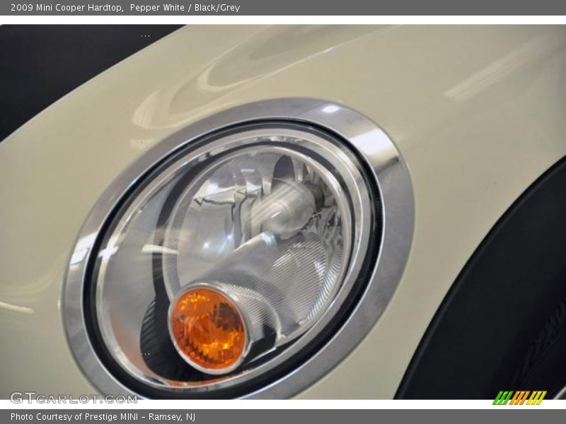 Pepper White / Black/Grey 2009 Mini Cooper Hardtop