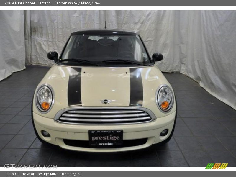 Pepper White / Black/Grey 2009 Mini Cooper Hardtop