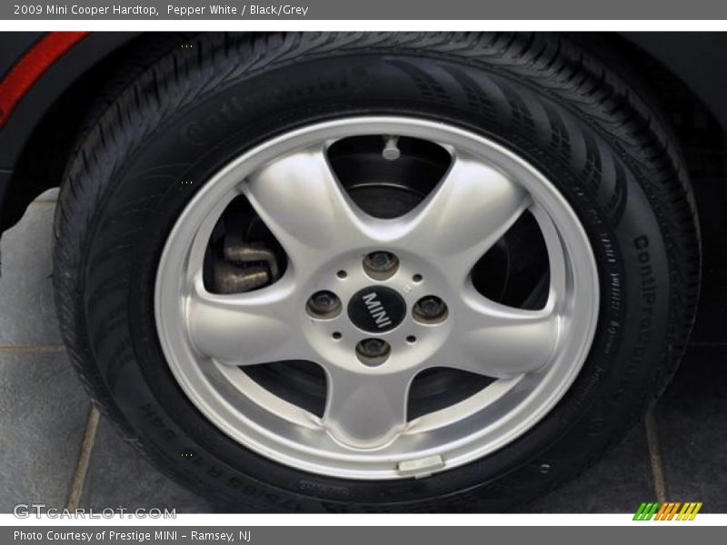 Pepper White / Black/Grey 2009 Mini Cooper Hardtop