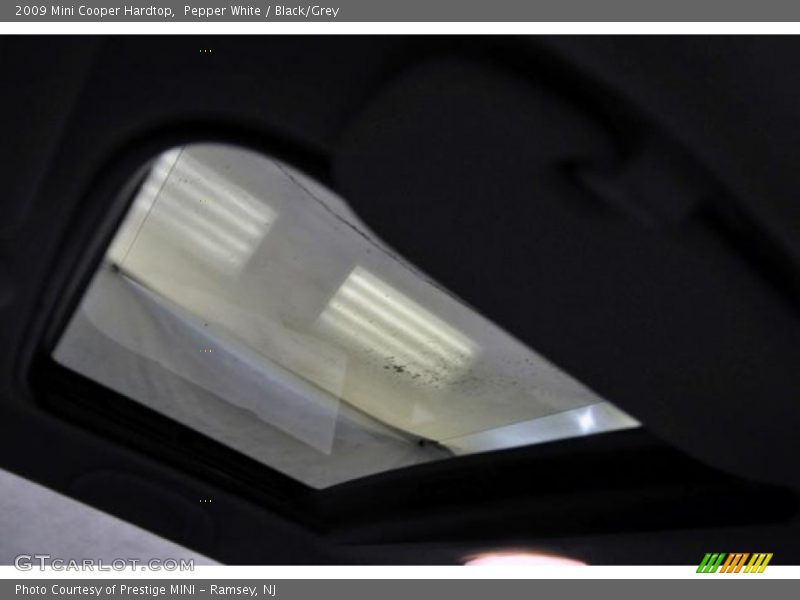Pepper White / Black/Grey 2009 Mini Cooper Hardtop