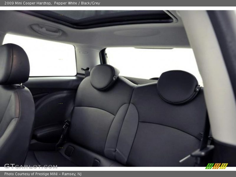 Pepper White / Black/Grey 2009 Mini Cooper Hardtop