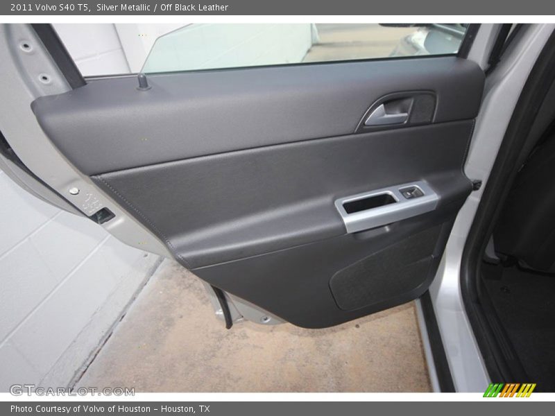 Silver Metallic / Off Black Leather 2011 Volvo S40 T5