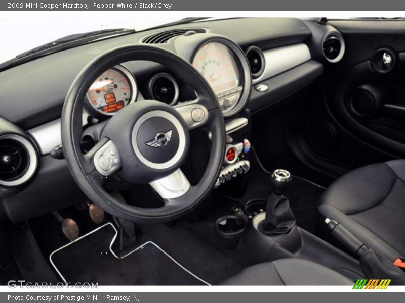 Pepper White / Black/Grey 2009 Mini Cooper Hardtop
