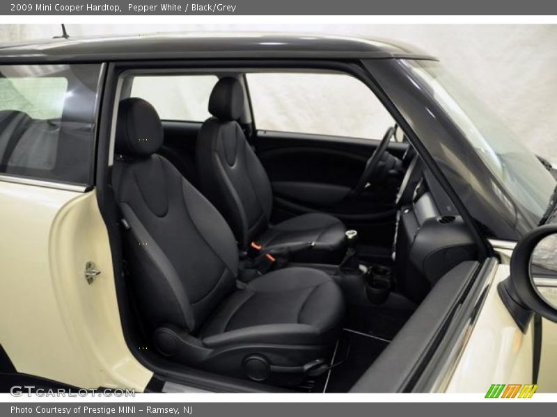 Pepper White / Black/Grey 2009 Mini Cooper Hardtop