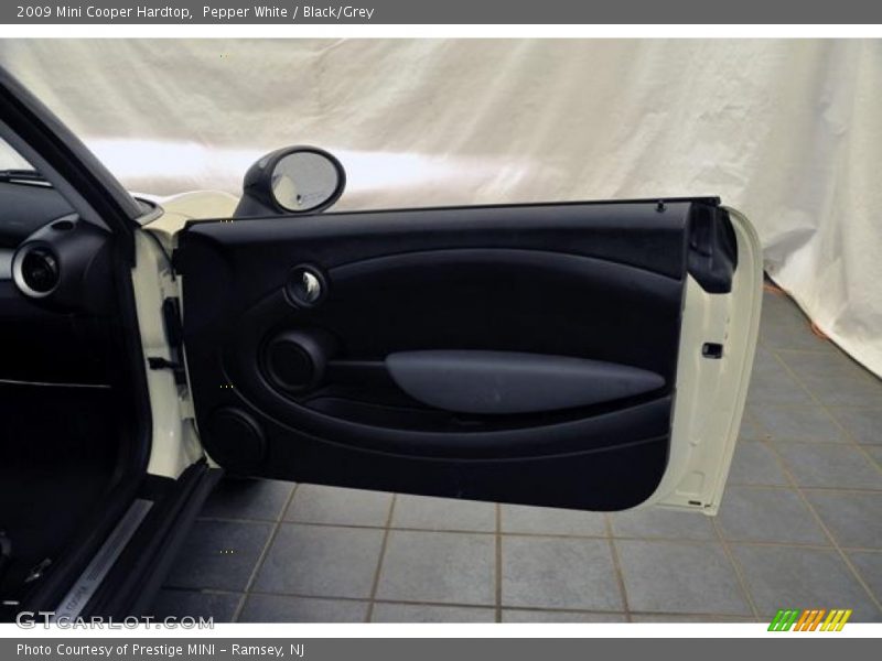 Pepper White / Black/Grey 2009 Mini Cooper Hardtop