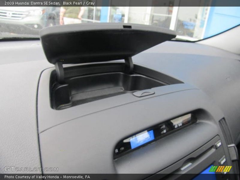 Black Pearl / Gray 2009 Hyundai Elantra SE Sedan