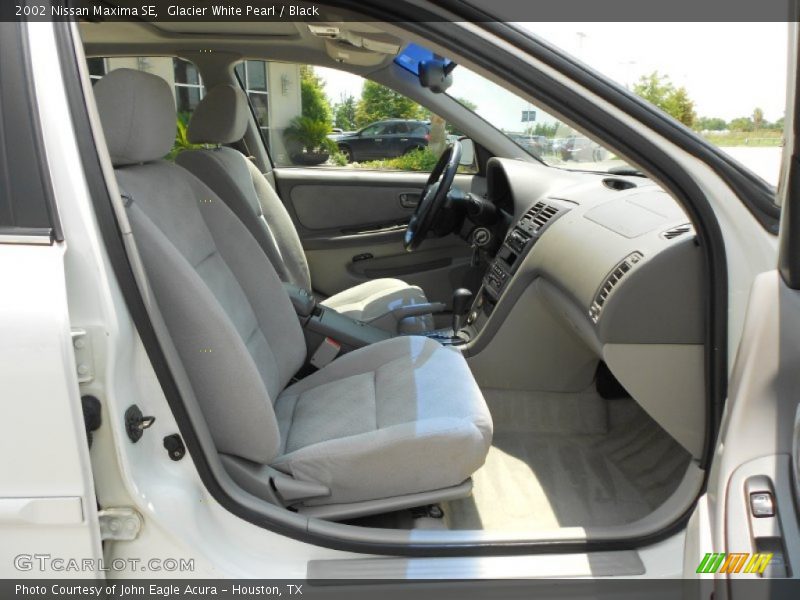 Glacier White Pearl / Black 2002 Nissan Maxima SE