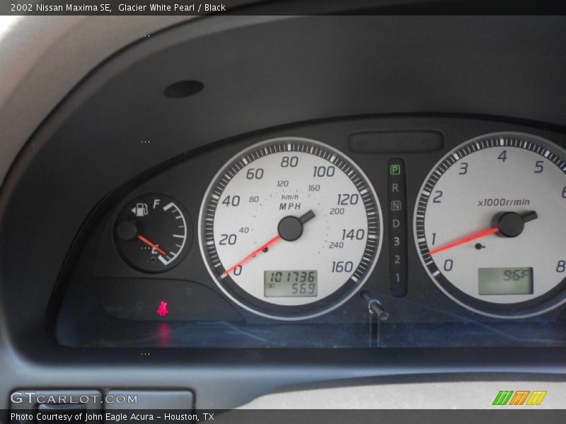 Glacier White Pearl / Black 2002 Nissan Maxima SE