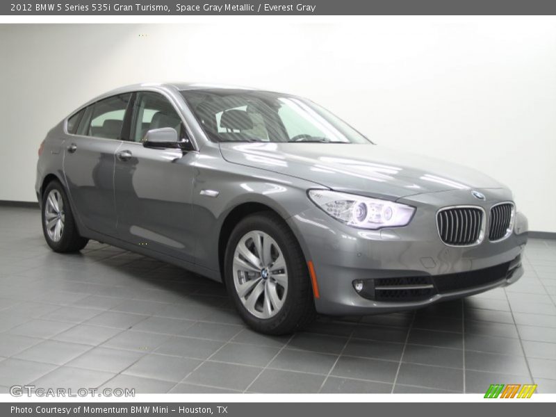 Front 3/4 View of 2012 5 Series 535i Gran Turismo