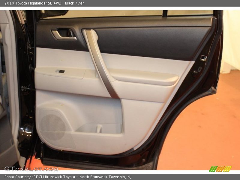 Black / Ash 2010 Toyota Highlander SE 4WD
