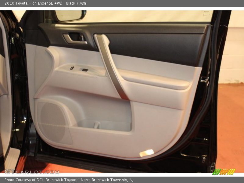 Black / Ash 2010 Toyota Highlander SE 4WD
