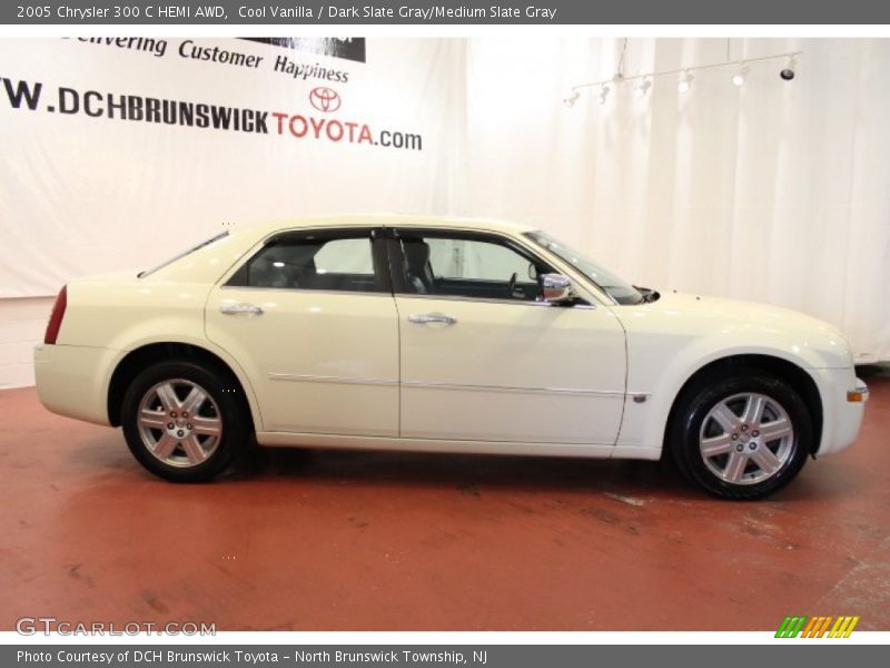Cool Vanilla / Dark Slate Gray/Medium Slate Gray 2005 Chrysler 300 C HEMI AWD