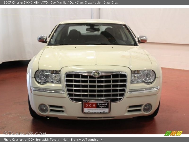 Cool Vanilla / Dark Slate Gray/Medium Slate Gray 2005 Chrysler 300 C HEMI AWD