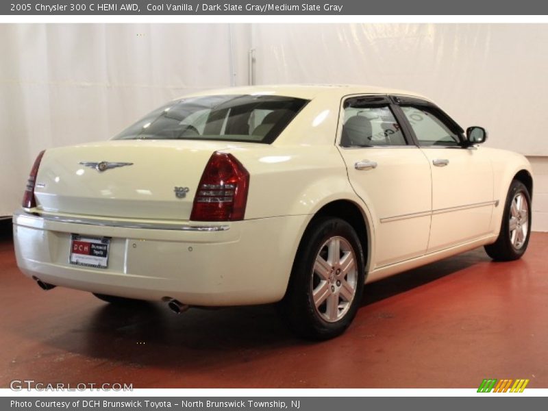 Cool Vanilla / Dark Slate Gray/Medium Slate Gray 2005 Chrysler 300 C HEMI AWD