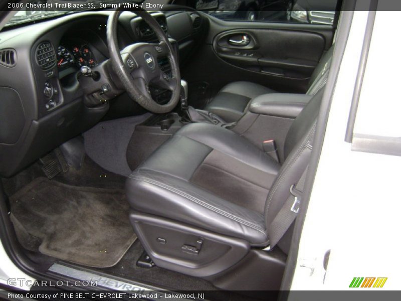  2006 TrailBlazer SS Ebony Interior