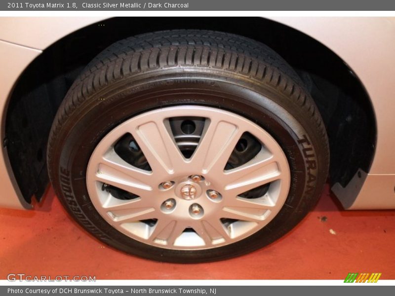 Classic Silver Metallic / Dark Charcoal 2011 Toyota Matrix 1.8