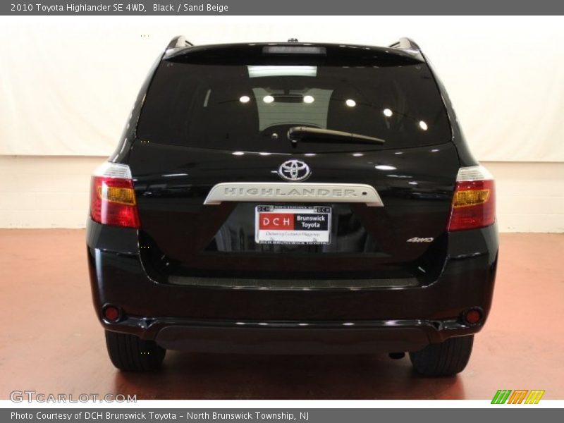 Black / Sand Beige 2010 Toyota Highlander SE 4WD