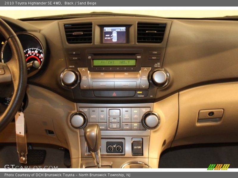 Black / Sand Beige 2010 Toyota Highlander SE 4WD