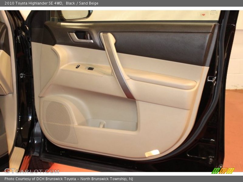 Black / Sand Beige 2010 Toyota Highlander SE 4WD