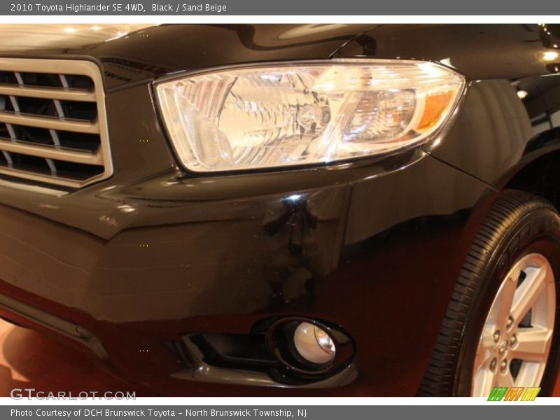 Black / Sand Beige 2010 Toyota Highlander SE 4WD
