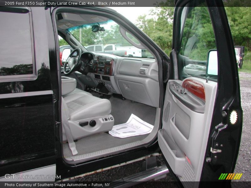 Black / Medium Flint 2005 Ford F350 Super Duty Lariat Crew Cab 4x4