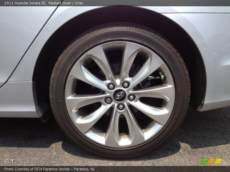 Radiant Silver / Gray 2011 Hyundai Sonata SE