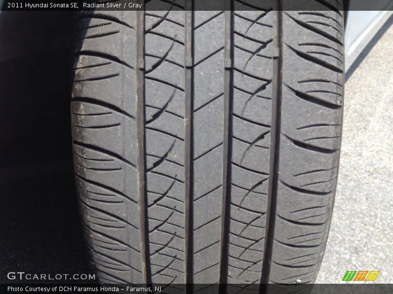 Radiant Silver / Gray 2011 Hyundai Sonata SE