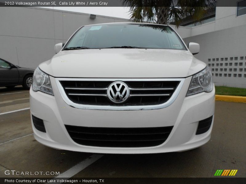 Calla Lily White / Aero Gray 2012 Volkswagen Routan SE