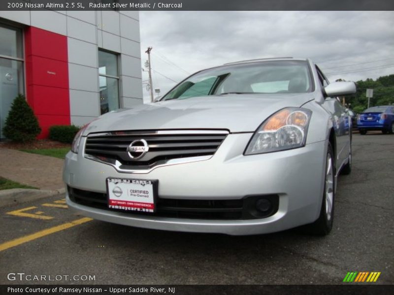 Radiant Silver Metallic / Charcoal 2009 Nissan Altima 2.5 SL