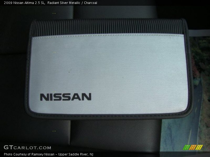 Radiant Silver Metallic / Charcoal 2009 Nissan Altima 2.5 SL