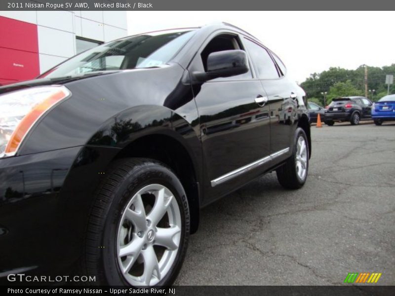 Wicked Black / Black 2011 Nissan Rogue SV AWD