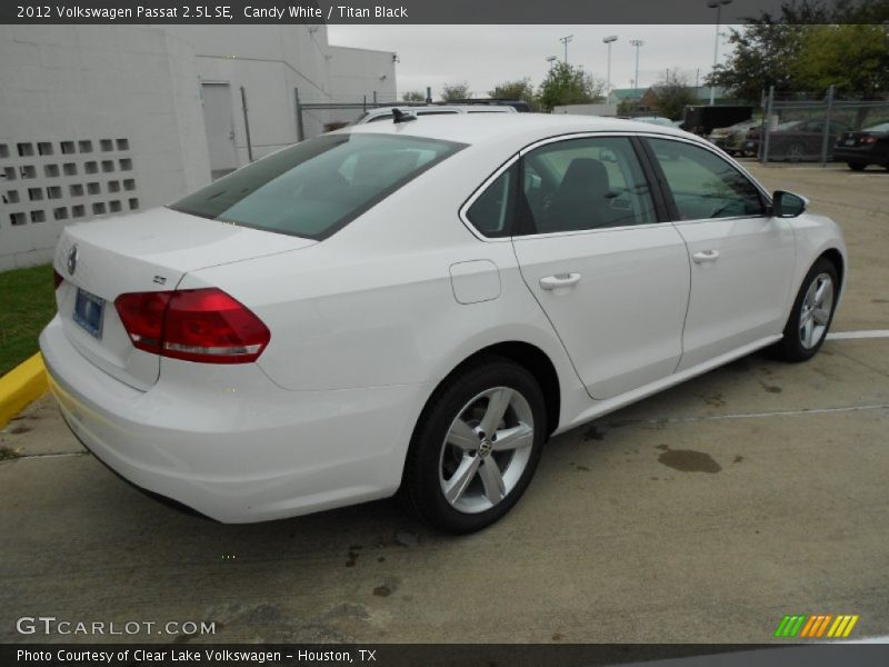 Candy White / Titan Black 2012 Volkswagen Passat 2.5L SE