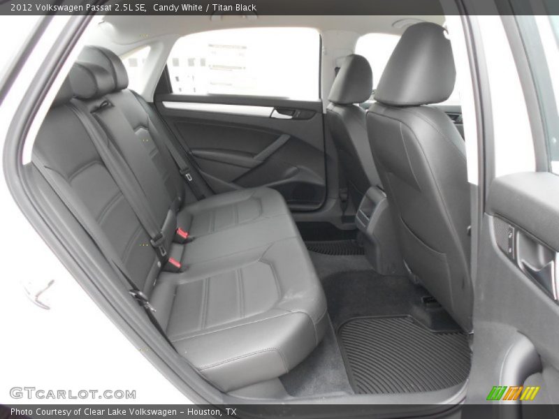 Candy White / Titan Black 2012 Volkswagen Passat 2.5L SE
