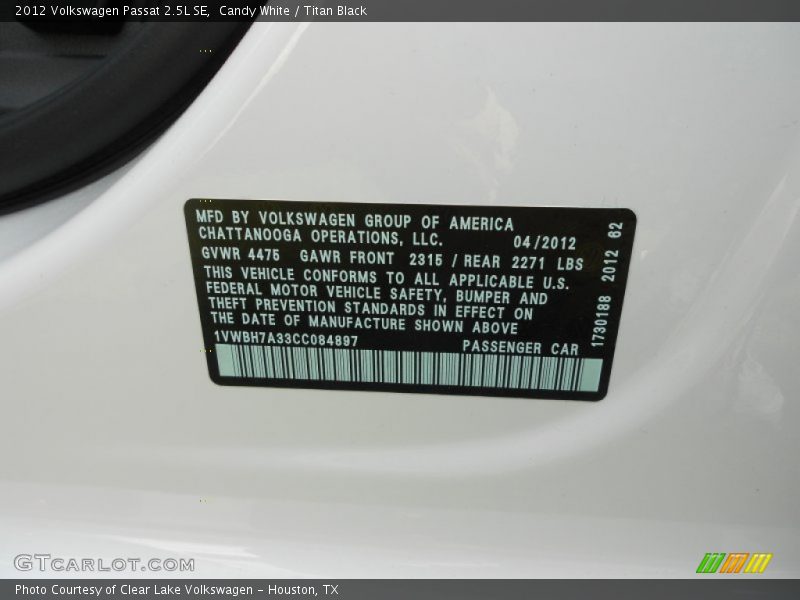 Candy White / Titan Black 2012 Volkswagen Passat 2.5L SE