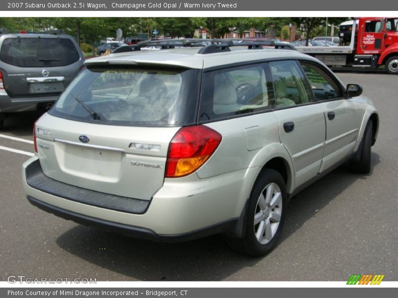 Champagne Gold Opal / Warm Ivory Tweed 2007 Subaru Outback 2.5i Wagon