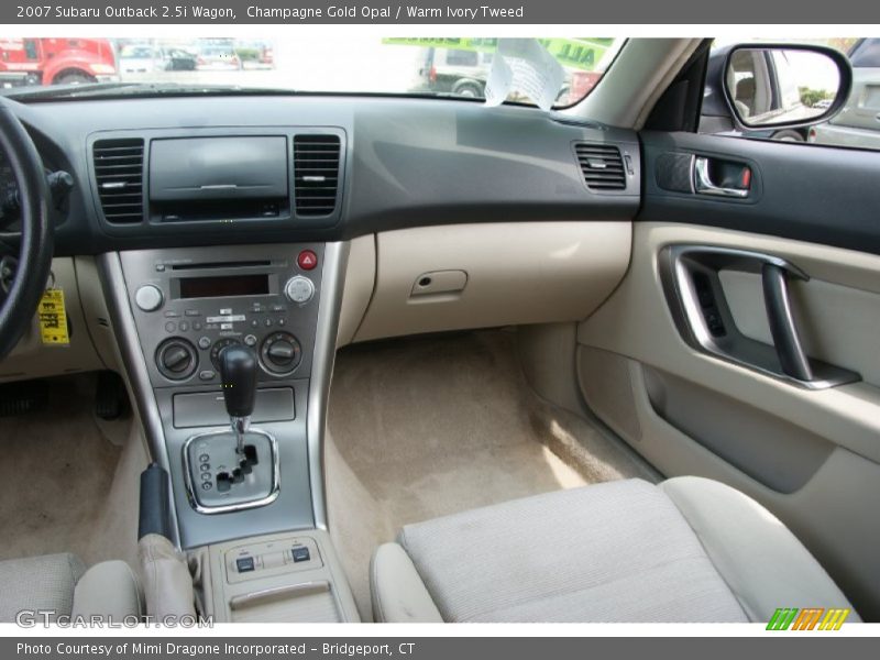 Champagne Gold Opal / Warm Ivory Tweed 2007 Subaru Outback 2.5i Wagon