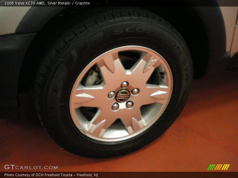 Silver Metallic / Graphite 2005 Volvo XC70 AWD